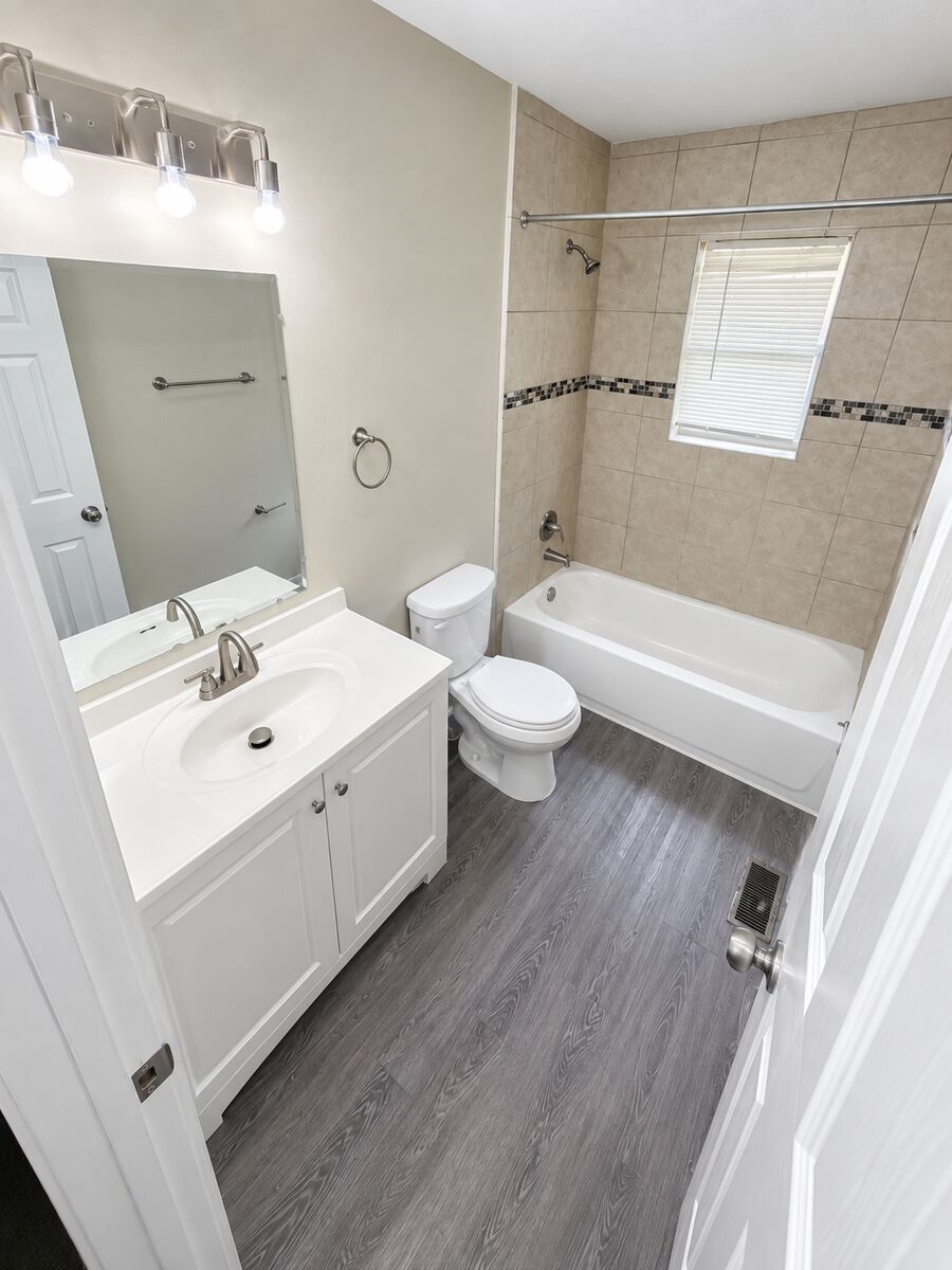 Full bathroom in a 2-bedroom townhome at Canterbury Station